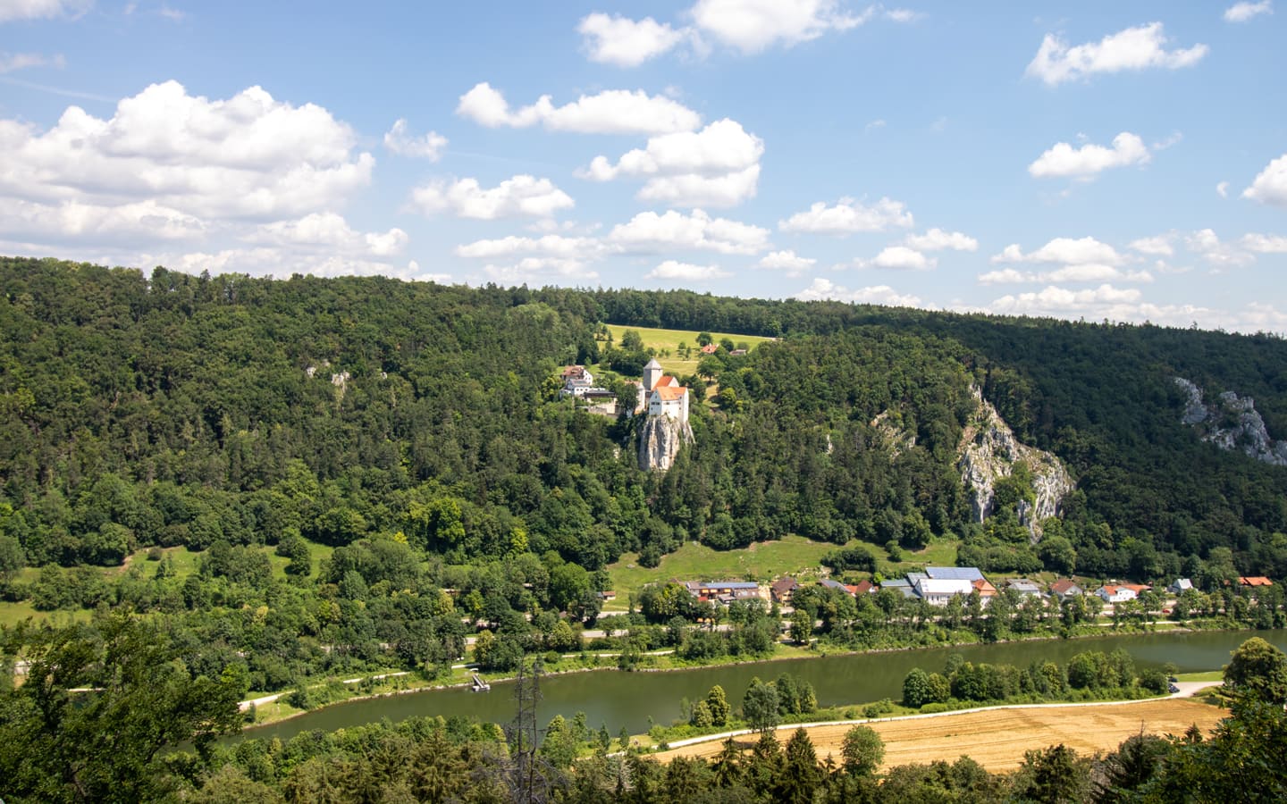 Aussicht von der Klamm auf die Burg Prunn