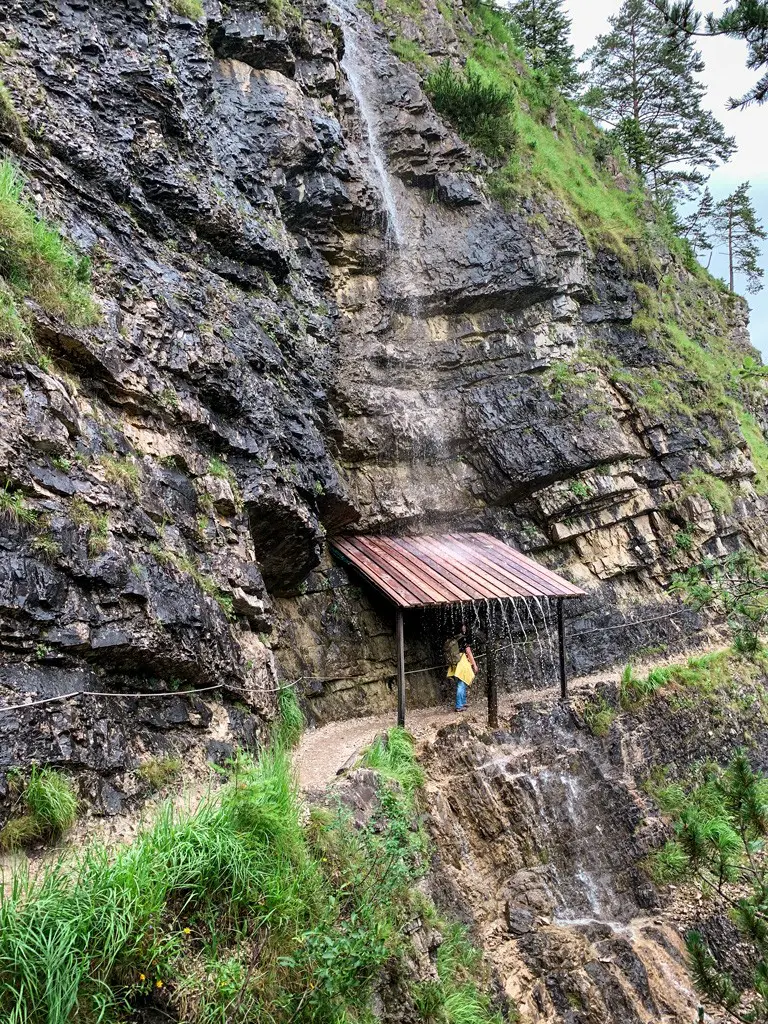 Wasserfall auf dem Wanderweg zur Gaisalm
