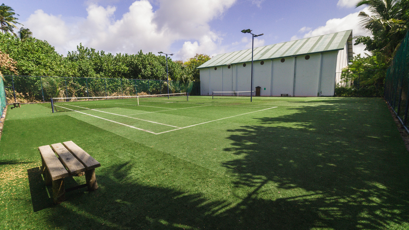 Tennisplatz-Reethi-Beach-Resort-Malediven-1