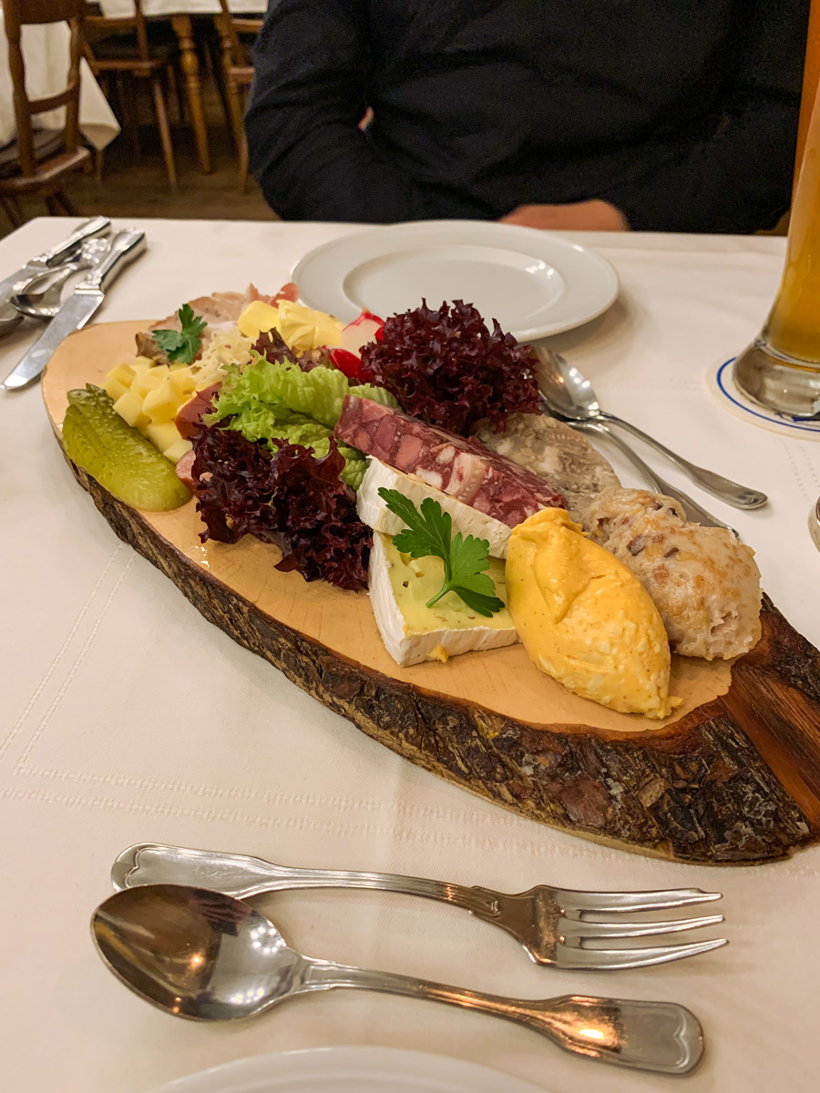 Brotzeit-Brettl also Vorspeise