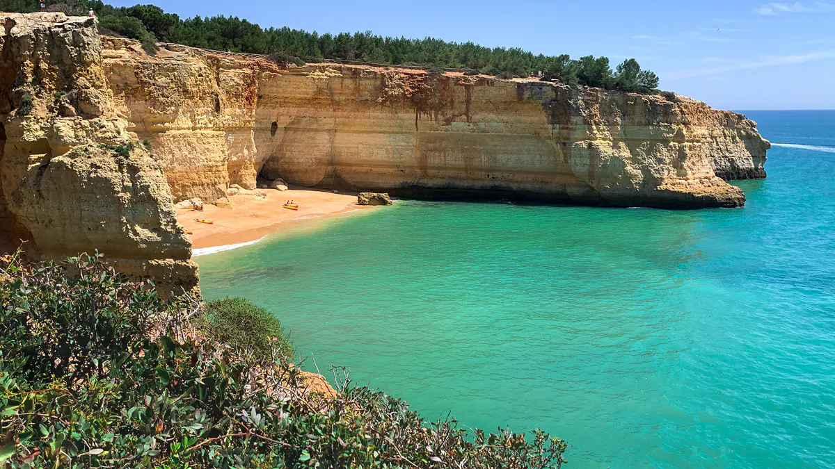 Praia da Corredoura auf dem Wanderweg der sieben hängenden Täler