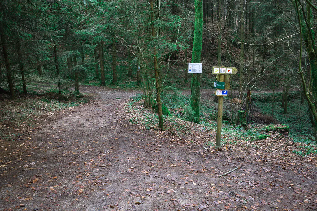 Wegweiser-Hoelle-Rundweg