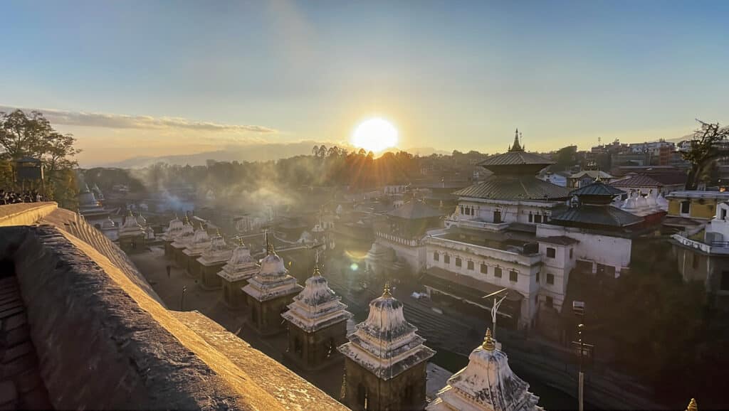 Sonnenuntergang am Pashupatinath Tempel