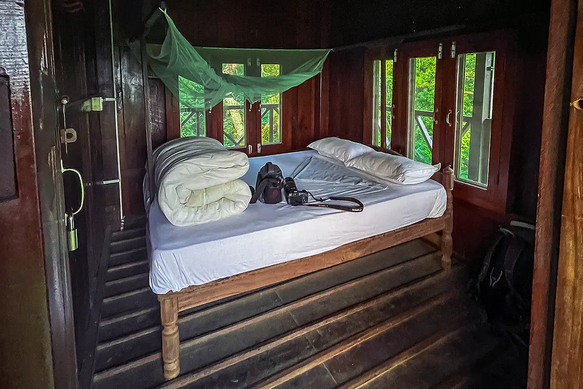 Bett im Dschungelturm