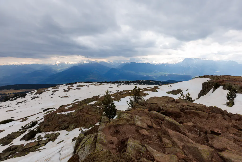 Panoramaaussicht vom Rittner Horn auf die Dolomiten
