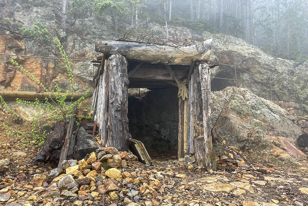 Alter Stolleneingang Bergwerk Villanders