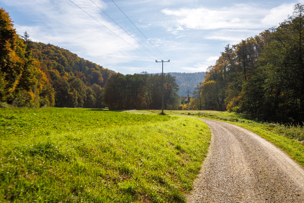 geschotteter Wanderweg von Eilsbrunn nach Alling