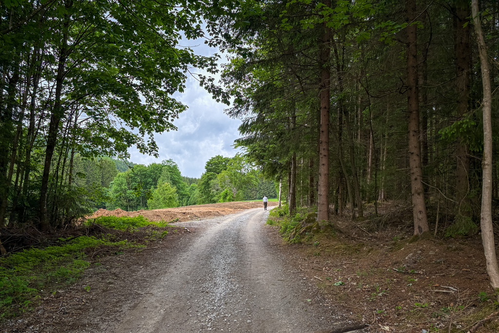 Wanderweg zum Aufstieg zum Teufelstisch