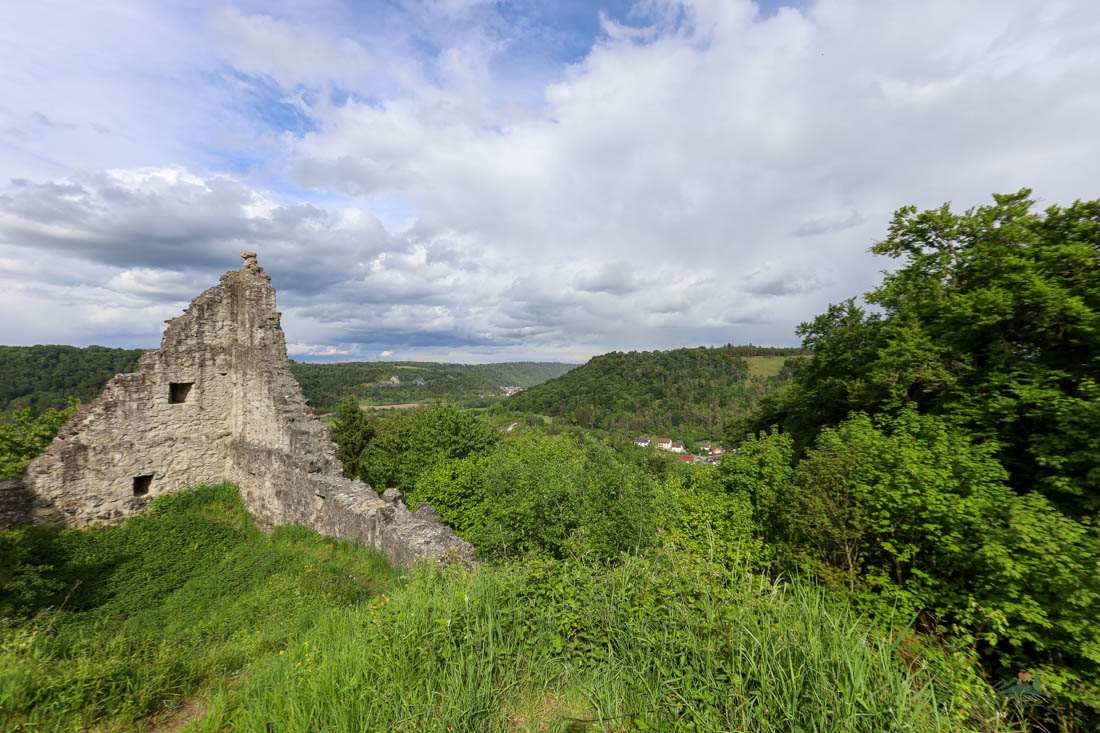 Burgruine Rumburg am Burgenweg im Anlautertal bei Enkering im Altmühltal
